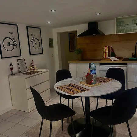 Apartament Le Cocoon Cache Avec Piscine Parking,Terrasse Au Calme Appartement Tres Frais ! *