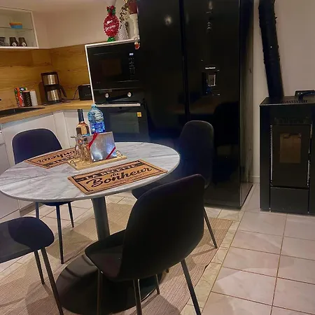 Le Cocoon Cache Avec Piscine Parking,Terrasse Au Calme Appartement Tres Frais !