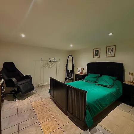Le Cocoon Cache Avec Piscine Parking,Terrasse Au Calme Appartement Tres Frais ! شقة *
