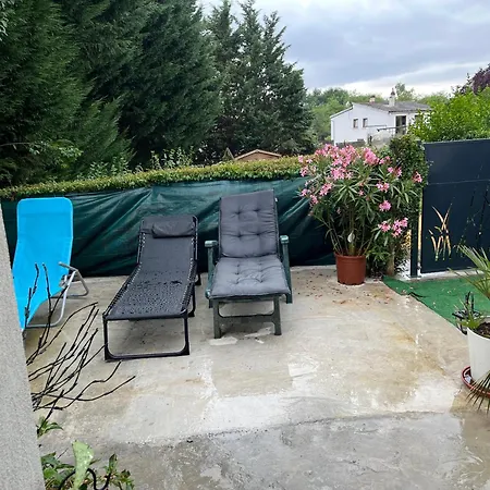 Le Cocoon Cache Avec Piscine Parking,Terrasse Au Calme Appartement Tres Frais ! شقة *