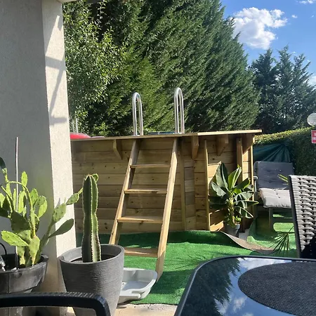Le Cocoon Cache Avec Piscine Parking,terrasse Au Calme Tres Frais !