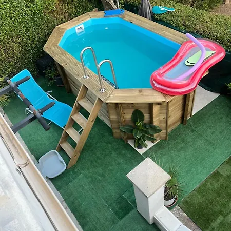Le Cocoon Cache Avec Piscine Parking,terrasse Au Calme Tres Frais ! *